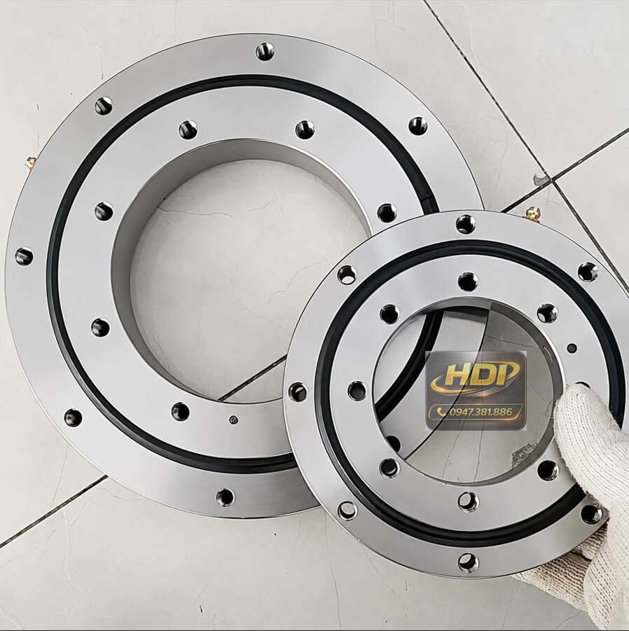 Hình ảnh thực tế vòng bi mâm xoay không răng Series 010