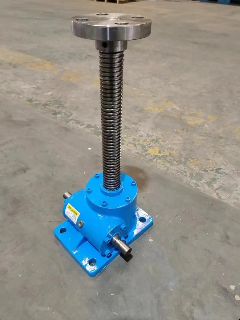 Kích Vít Me Nâng Hạ SWL0.5T hoàn thiện thực tế tại xưởng sản xuất